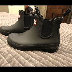 Hunter Short Boots sz 6 NIB black